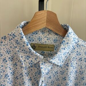 Donald Ross NWT Blue White Floral Performance Golf Polo Shirt Men’s S Athleisure